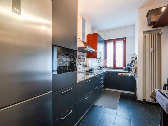 Appartamento trilocale in vendita in Via Copernico, Centrale, Milano