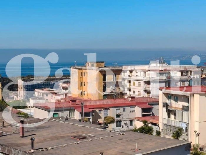 Appartamento con 5 locali in vendita in Via Alessandro Rossi, Centro, Ercolano