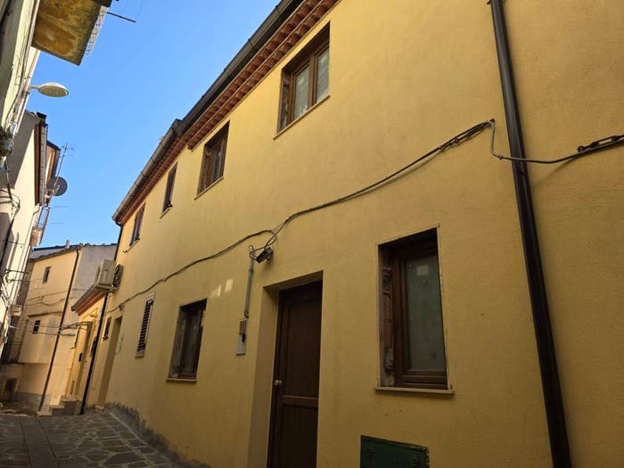 Appartamento con 6 locali in vendita in Accettura