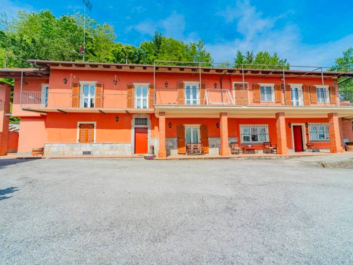 Casa con 6 locali in vendita in Primo Maggio, Caraglio