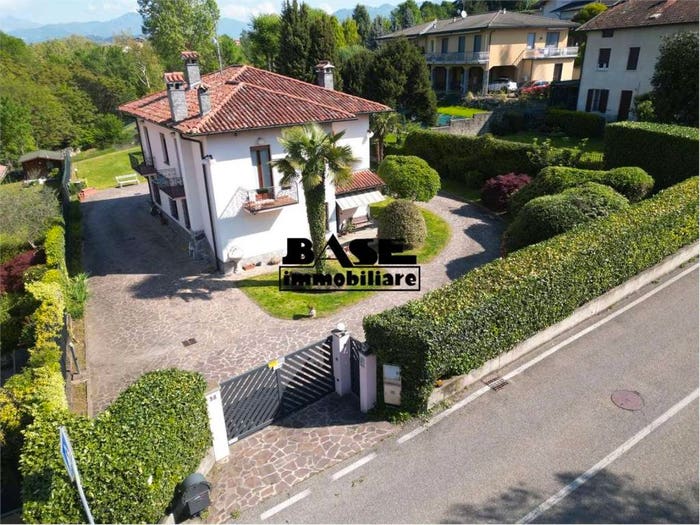 Casa con 6 locali in vendita in Via Donatello, Centro, Casnate con Bernate