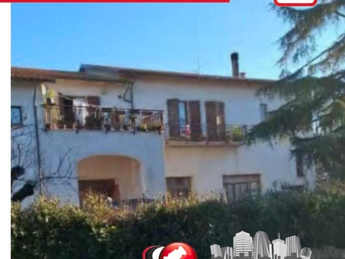 Appartamento con 6 locali in vendita in Peschiera PG Italia, Paciano