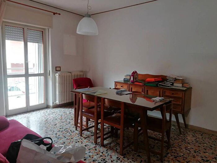 Appartamento con 6 locali in vendita in Via Martin Luther King, Centro, Urbino