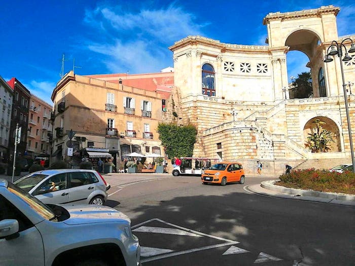 Appartamento con 5 locali in vendita in Piazza Martiri D'Italia, Marina, Cagliari