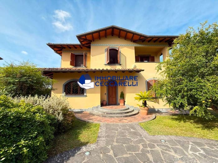 Casa con 6 locali in vendita in Via Aldo Salvetti, Mirteto, Massa