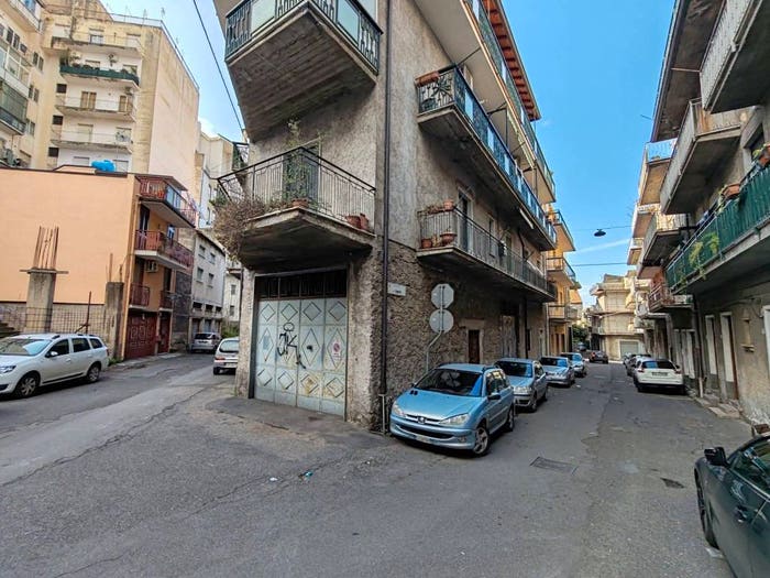 Appartamento con 5 locali in vendita in Via Liguria, Paternò
