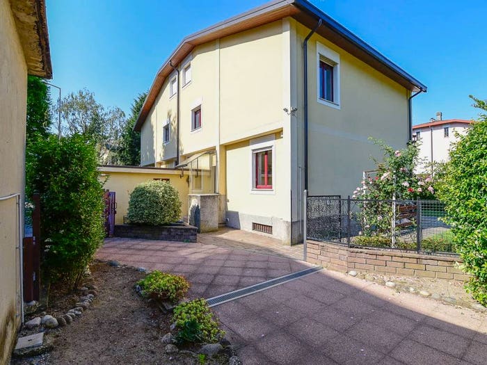 Casa con 6 locali in vendita in Via Timavo, Prestino, Como