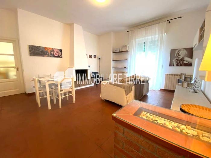 Appartamento quadrilocale in vendita in Via Adelina Zini, Marina di Massa Centro, Massa