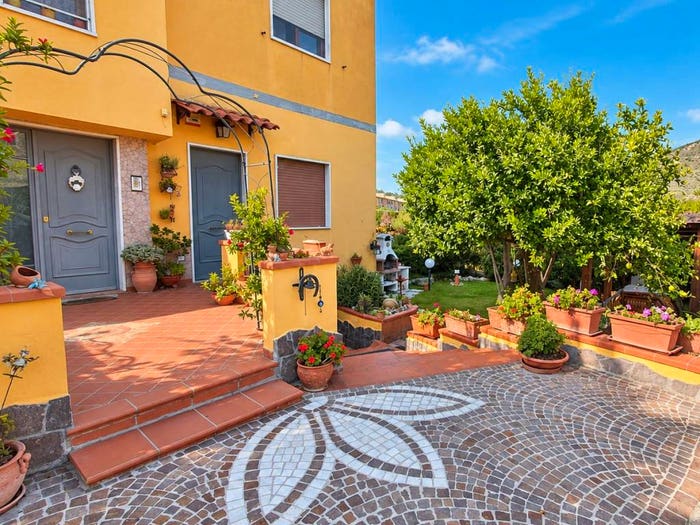 Casa con 6 locali in vendita in Via Monte Nuovo Licola Patria, Licola Cuma, Pozzuoli