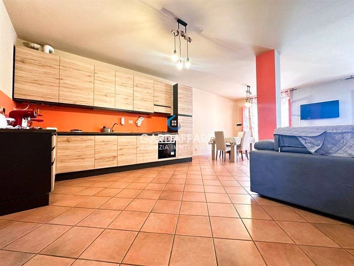 Appartamento trilocale in vendita in Entroterra, Desenzano del Garda