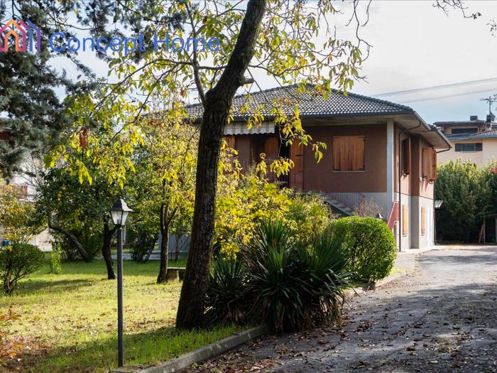 Casa con 6 locali in vendita in Via Calestano Felino, Poggio, Felino