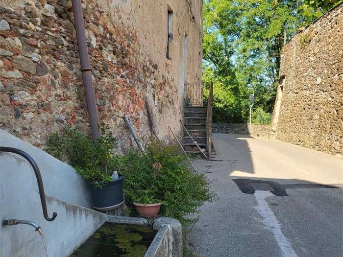 Casa con 6 locali in vendita in Via santa Marta Vergano, Centro, Borgomanero