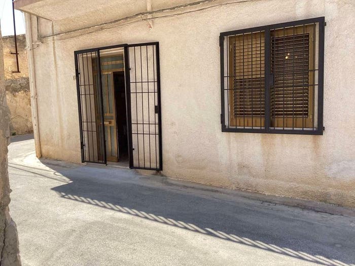 Casa trilocale in vendita in via Matteo Bruzzo, Centro, Campobello di Mazara