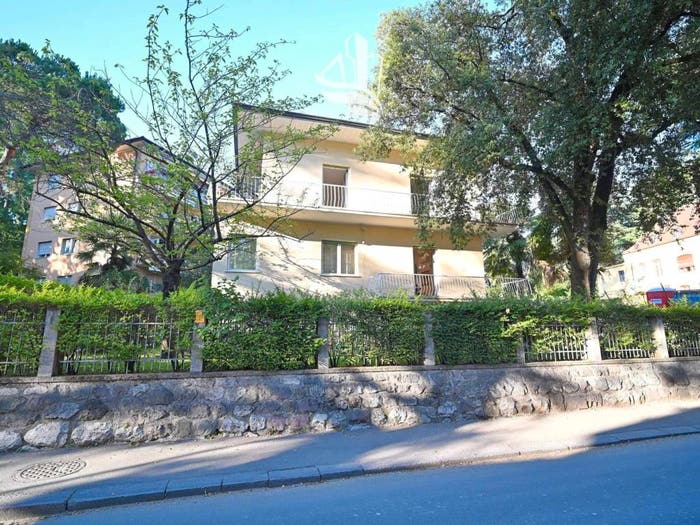 Casa con 6 locali in vendita in Via Winkel, Centro, Merano