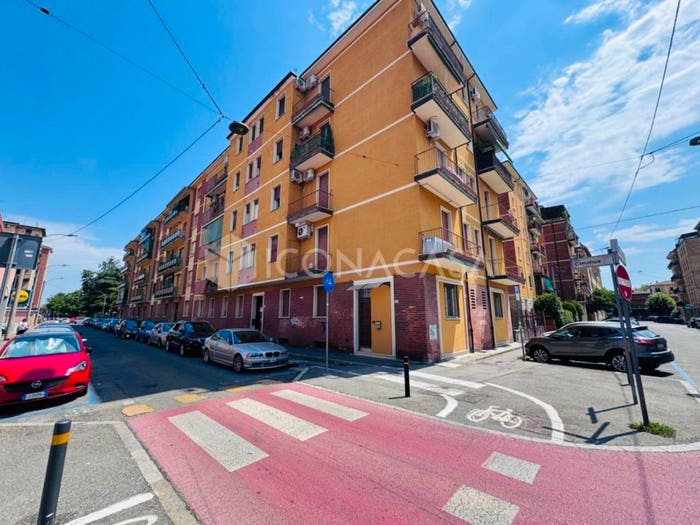 Appartamento trilocale in vendita in Via Cimabue, Saffi, Bologna