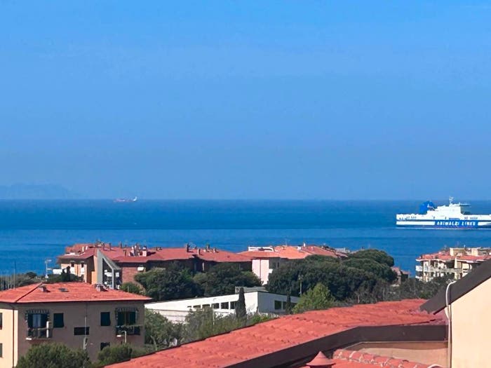 Casa quadrilocale in vendita in Viale Tirreno, Antignano Banditella, Livorno