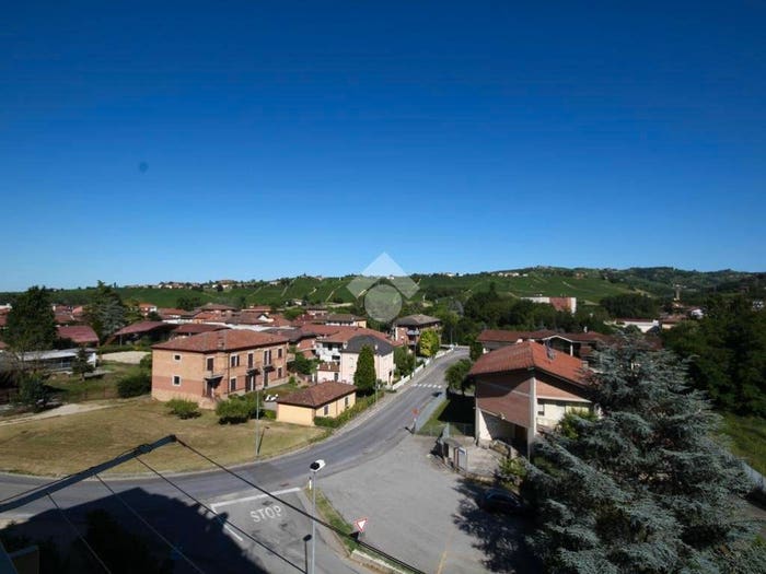Appartamento quadrilocale in vendita in VIA SETTEMBRE, Borgonovo, Neive