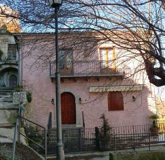 Appartamento quadrilocale in vendita in Via Annunziata, Rocchetta Alta, Rocchetta a Volturno