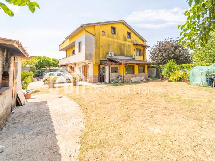 Casa con 6 locali in vendita in Via Pio La Torre, Centro, Lariano
