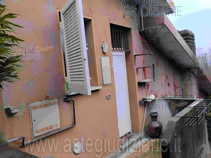 Appartamento trilocale in vendita in Via Fermi, Bardello con Malgesso e Bregano