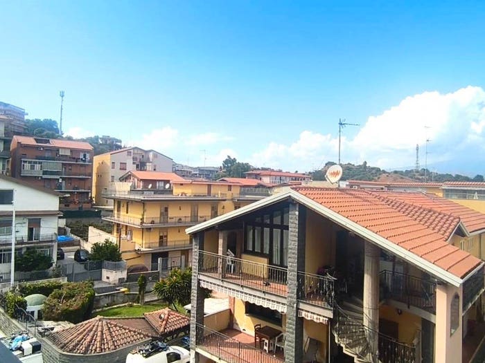 Appartamento con 5 locali in vendita in Via del Papiro, San Giorgio, Catania