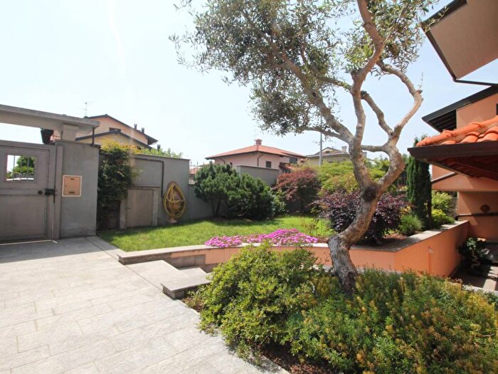 Casa con 5 locali in vendita in Via Lazio, Ravello Villastanza Villapia, Parabiago