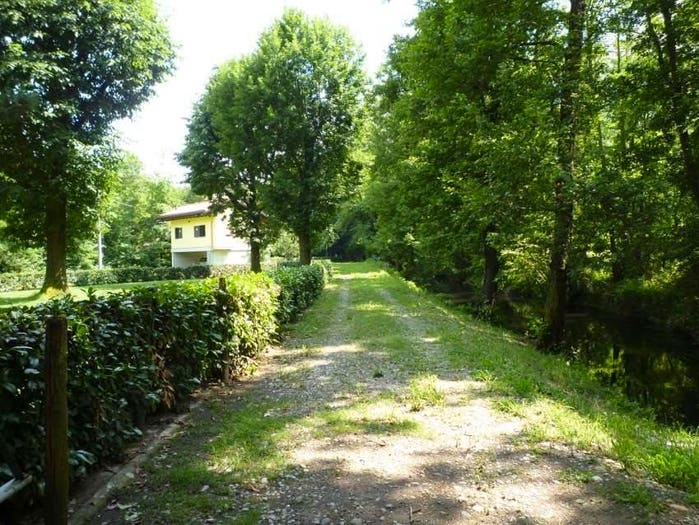 Casa bilocale in vendita in Via Molinelle, Centro, Lonate Pozzolo
