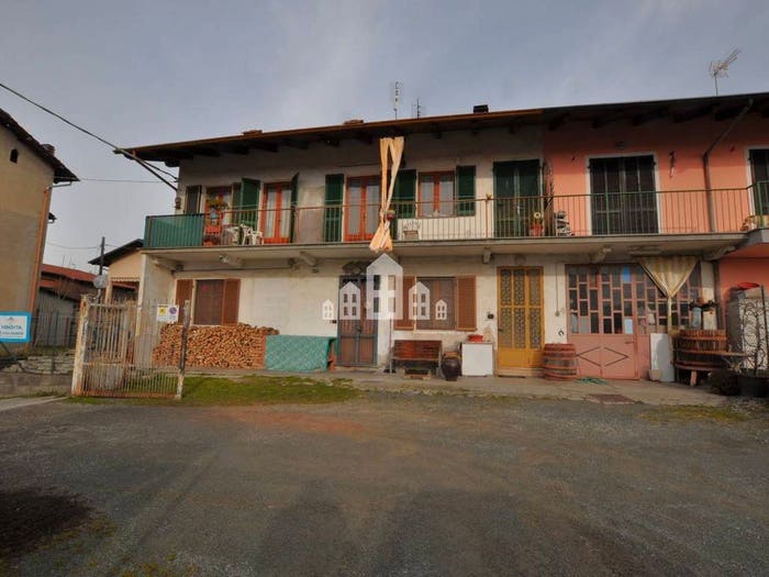 Casa con 6 locali in vendita in Via delle Scuole, Centro, Castellamonte