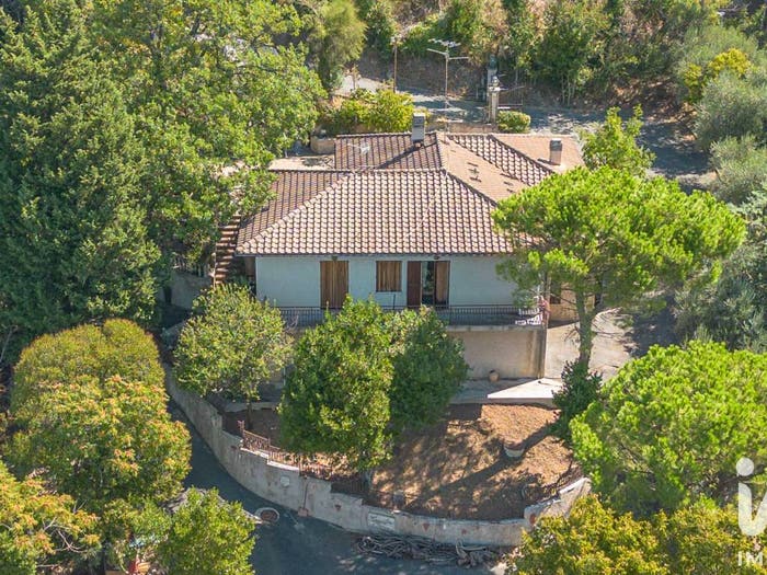 Casa con 6 locali in vendita in Localita'  Campetella, Centro, Pollenza
