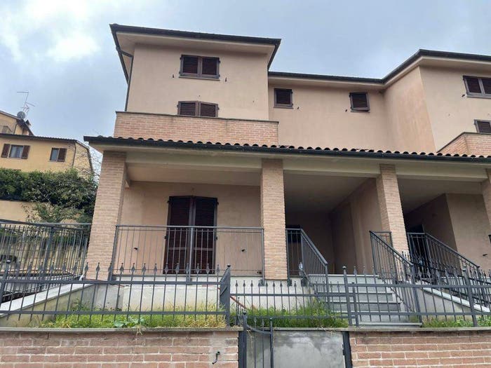 Casa con 6 locali in vendita in via vannucci, Centro, Città della Pieve