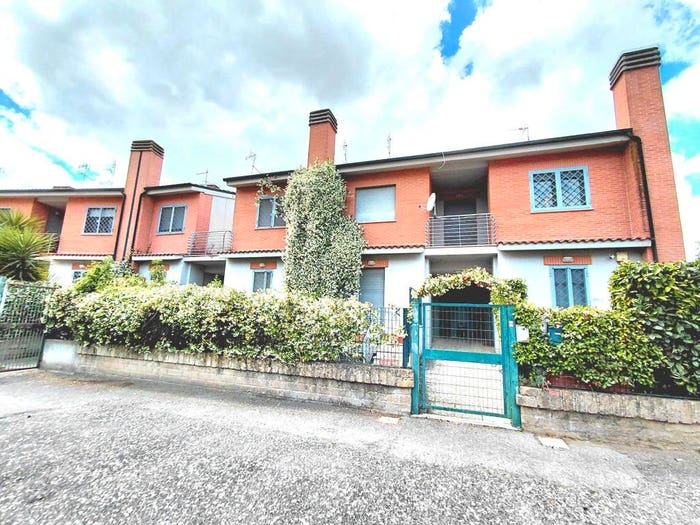 Casa con 5 locali in vendita in Via Pescosansonesco, Castelverde, Roma