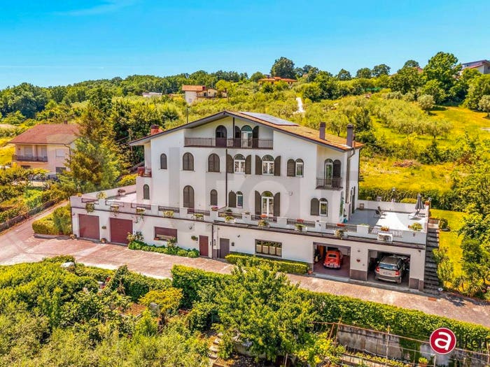 Casa con 6 locali in vendita in Via dell'acqua zolfa, Isernia