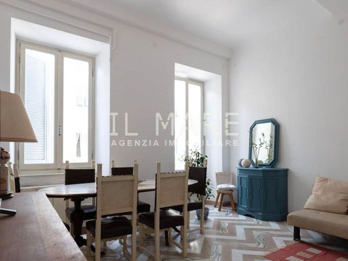 Appartamento con 5 locali in vendita in Via Dante Alighieri, Centro, Massa