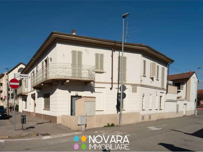 Casa con 6 locali in vendita in Veveri, Novara