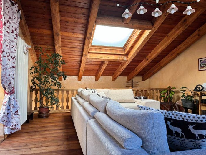 Casa con 5 locali in vendita in Viale della Rimembranza, Centro, Morgex