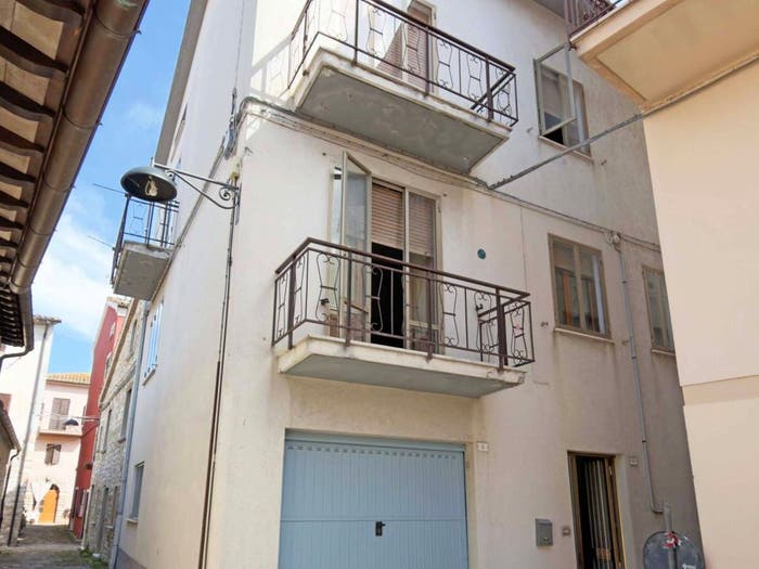 Casa con 6 locali in vendita in Via Regina Elena, Centro, Isola del Piano
