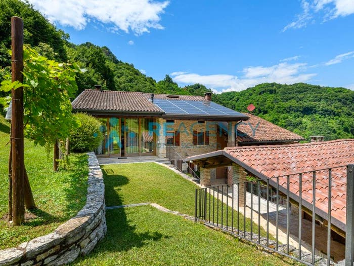 Casa quadrilocale in vendita in via gollini, Chiampo
