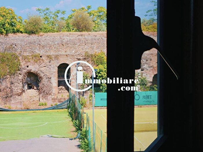 Appartamento quadrilocale in vendita in Via Piegaro, Furio Camillo, Roma