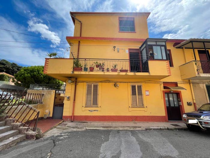 Appartamento trilocale in vendita in Via Cimone, Giostra, Messina