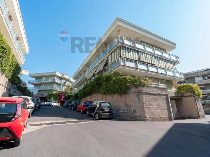 Appartamento con 6 locali in vendita in Via XX Settembre, Cerza, San Gregorio di Catania
