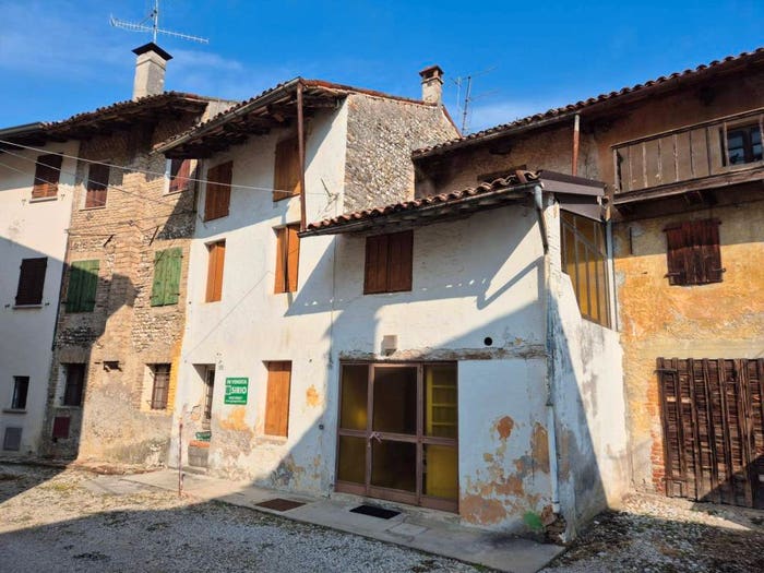 Casa con 6 locali in vendita in Via Giovanni Battista Candotti, Centro, Codroipo