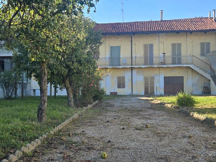 Casa con 6 locali in vendita in Via Emilio Visconti Venosta, Bandito, Bra