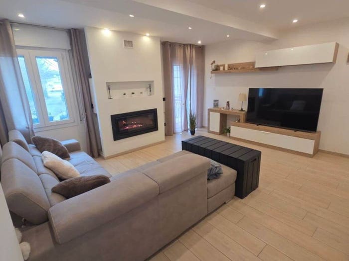 Casa con 6 locali in vendita in Via Vandelli, Maranello