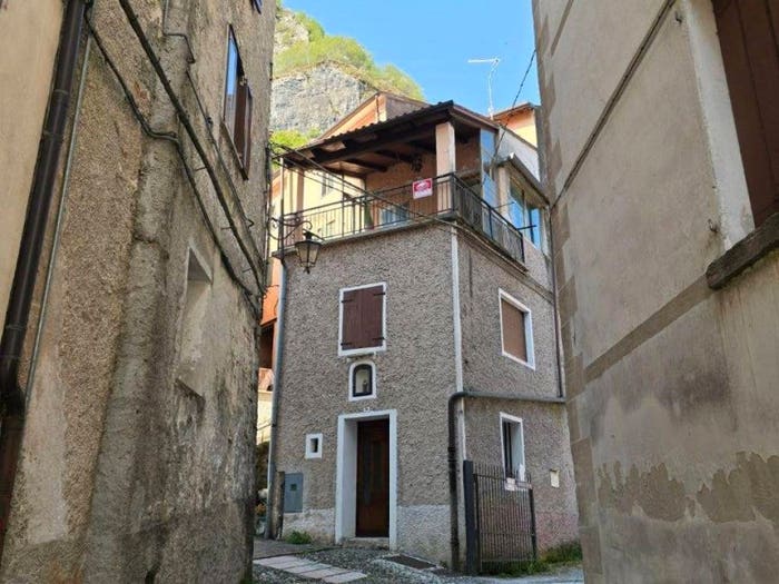 Casa con 6 locali in vendita in Via Giuseppe Garibaldi, Valstagna, Valbrenta