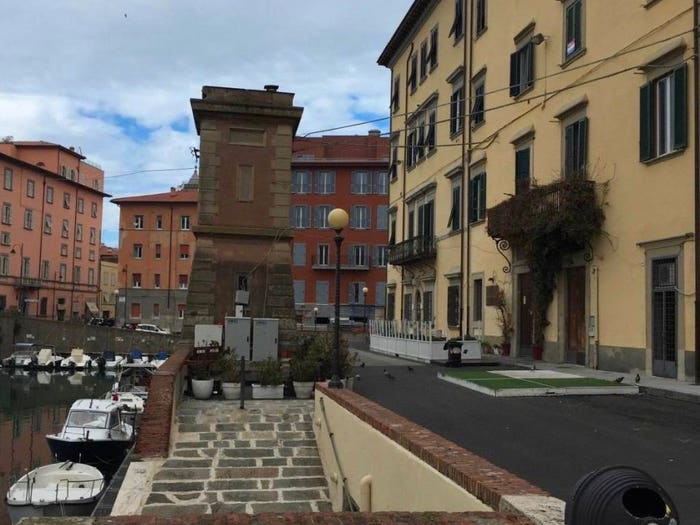 Appartamento con 5 locali in vendita in Scali del Ponte di Marmo, Quartiere Venezia, Livorno