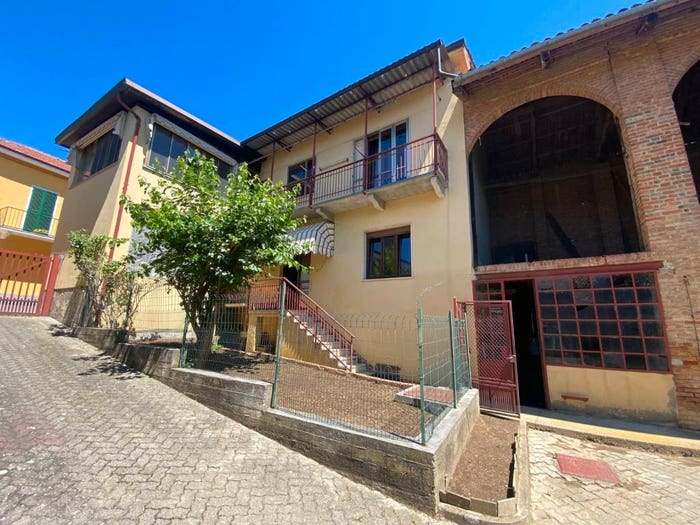Casa con 6 locali in vendita in Via Umberto I, Centro, Cinaglio