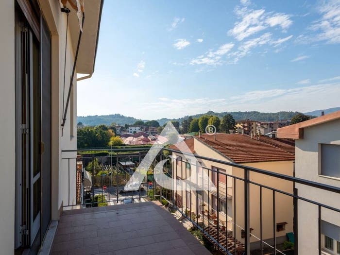 Appartamento con 5 locali in vendita in Via Montegrappa, Città, Montevarchi