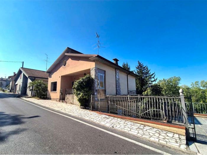 Casa con 6 locali in vendita in Salionze, Valeggio sul Mincio