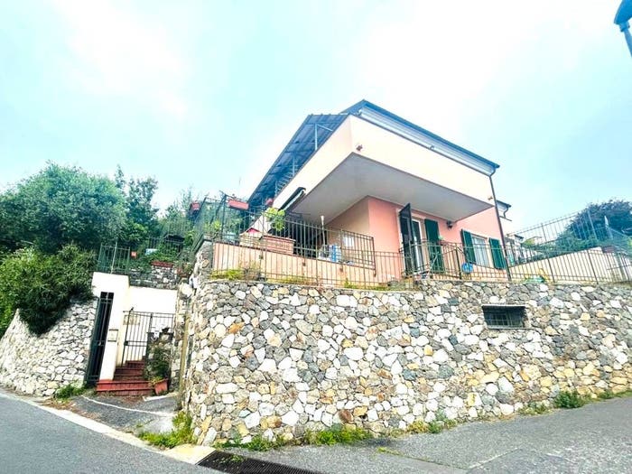 Casa con 5 locali in vendita in Via Poggio del Sole, Albissola Marina