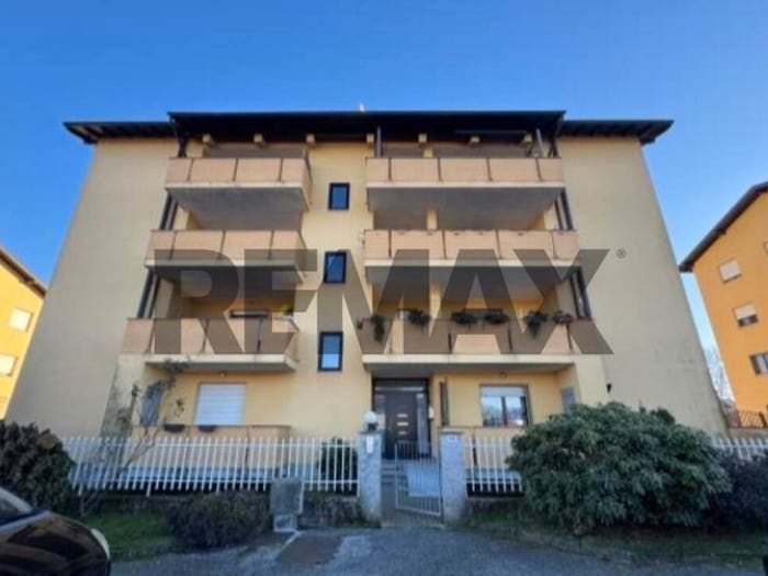 Appartamento trilocale in vendita in via Mora e Gibin, Centro, Borgomanero